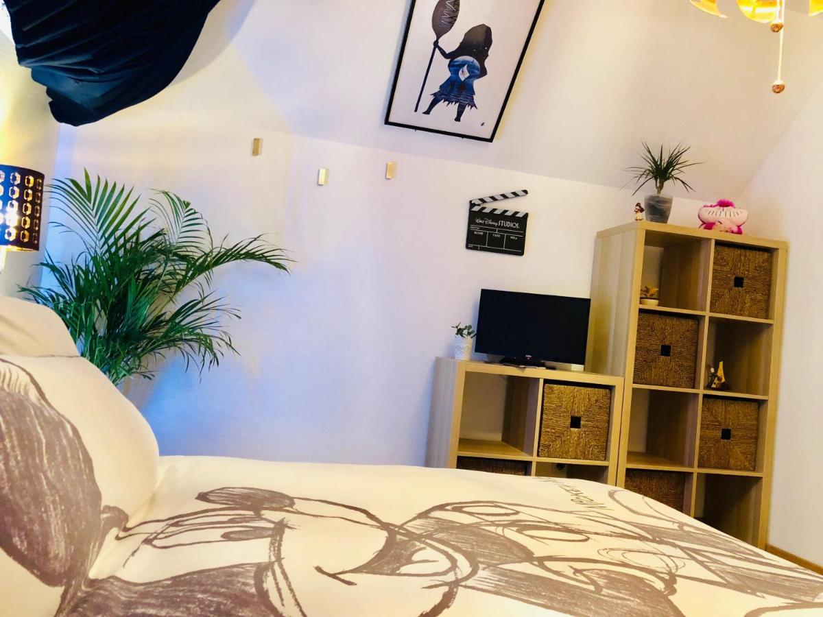 Chambres D'Hotes A Themes A 2,4Km Du Parc Magny-le-Hongre Exteriör bild